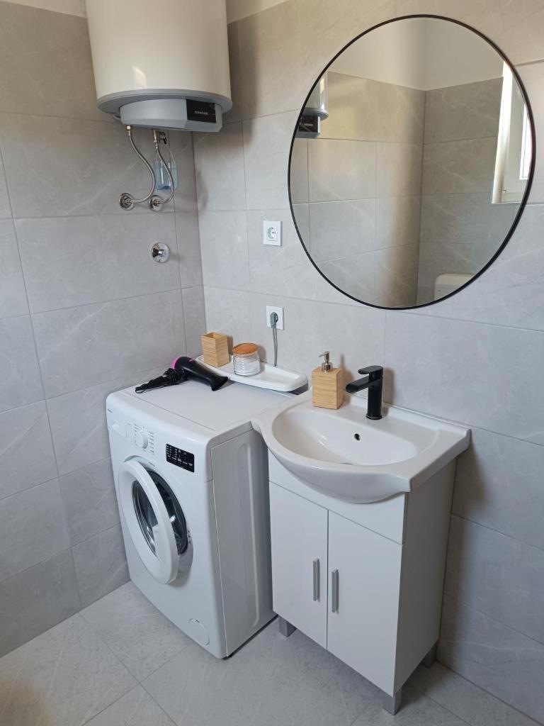 Apartment Dragana, Jezera, Island Murter المظهر الخارجي الصورة