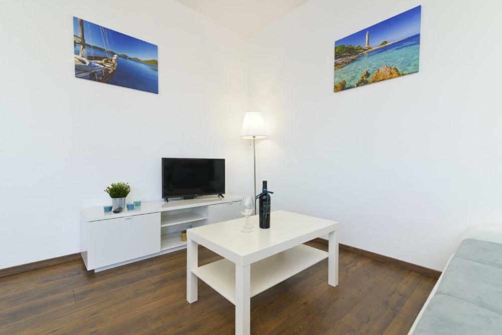 Apartment Dragana, Jezera, Island Murter المظهر الخارجي الصورة