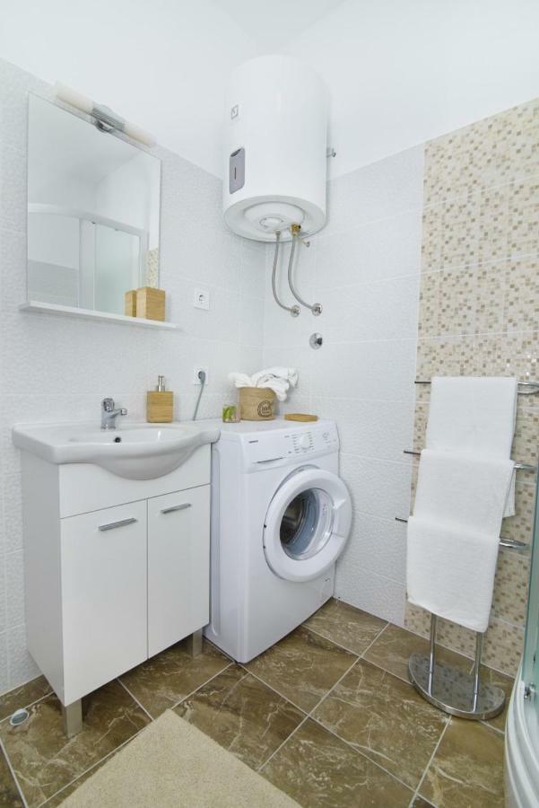 Apartment Dragana, Jezera, Island Murter المظهر الخارجي الصورة